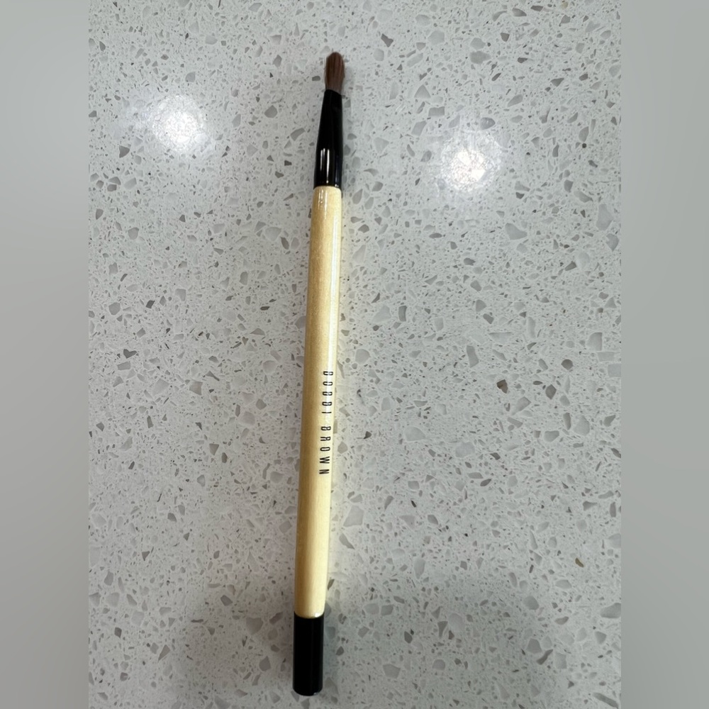 Bobbi Brown concealer brush